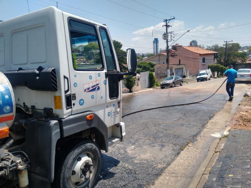 Caminhão pipa para lavagem de rua